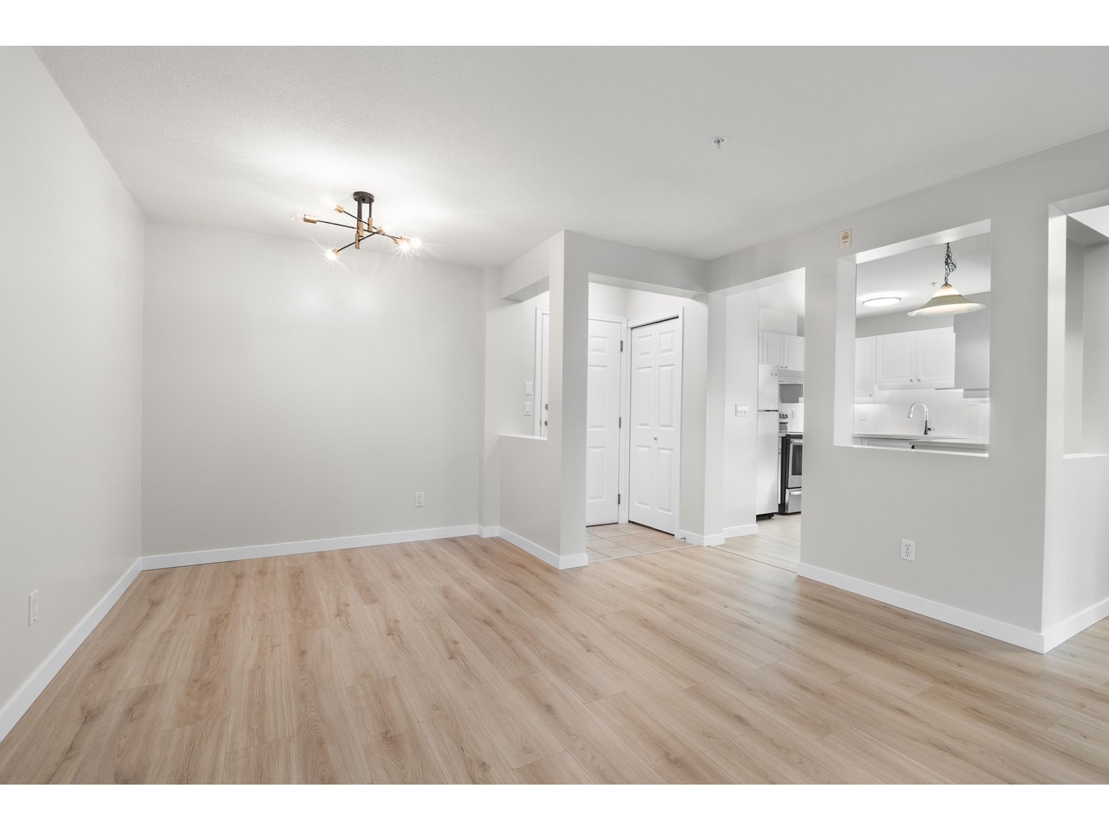 109 15155 22 Avenue, Surrey, British Columbia  V4A 9T4 - Photo 7 - R3018211