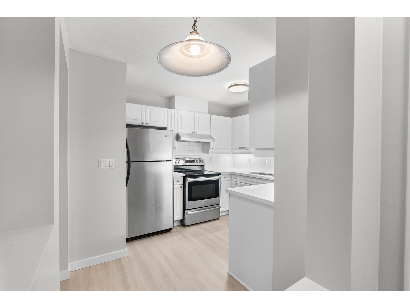 109 15155 22 Avenue, Surrey, British Columbia  V4A 9T4 - Photo 9 - R3018211