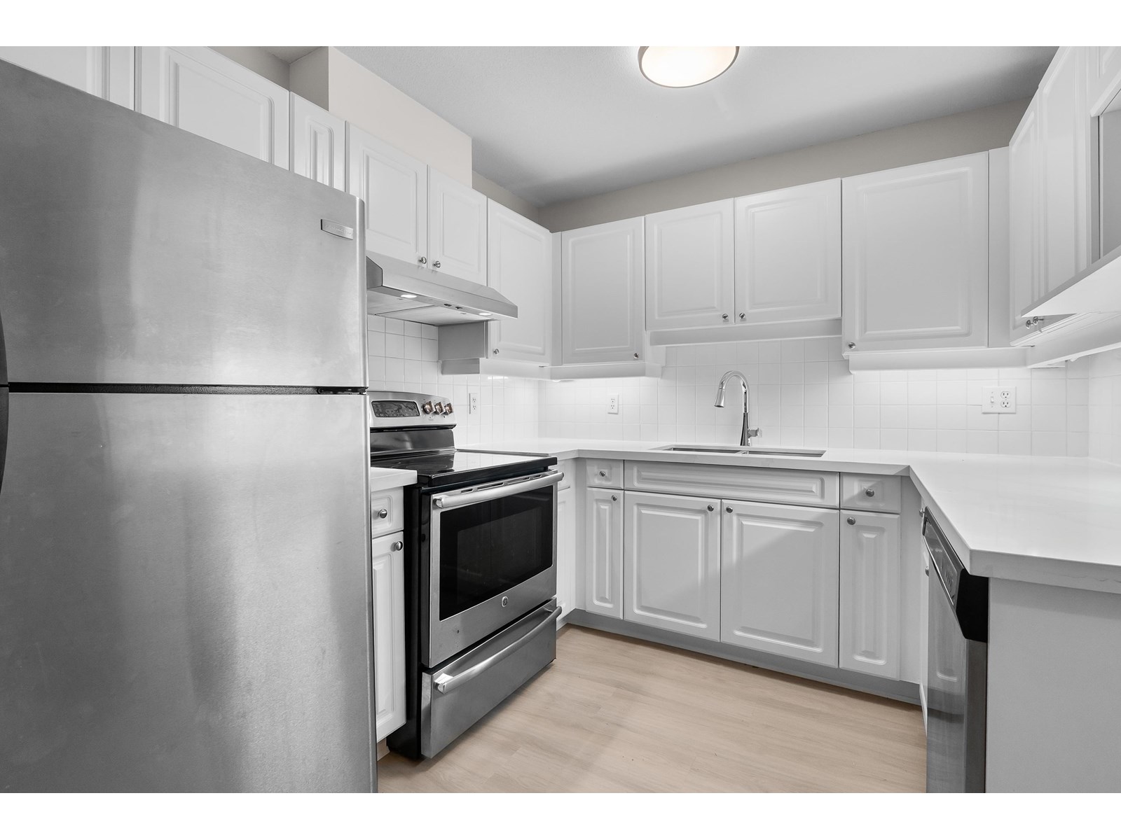 109 15155 22 Avenue, Surrey, British Columbia  V4A 9T4 - Photo 10 - R3018211