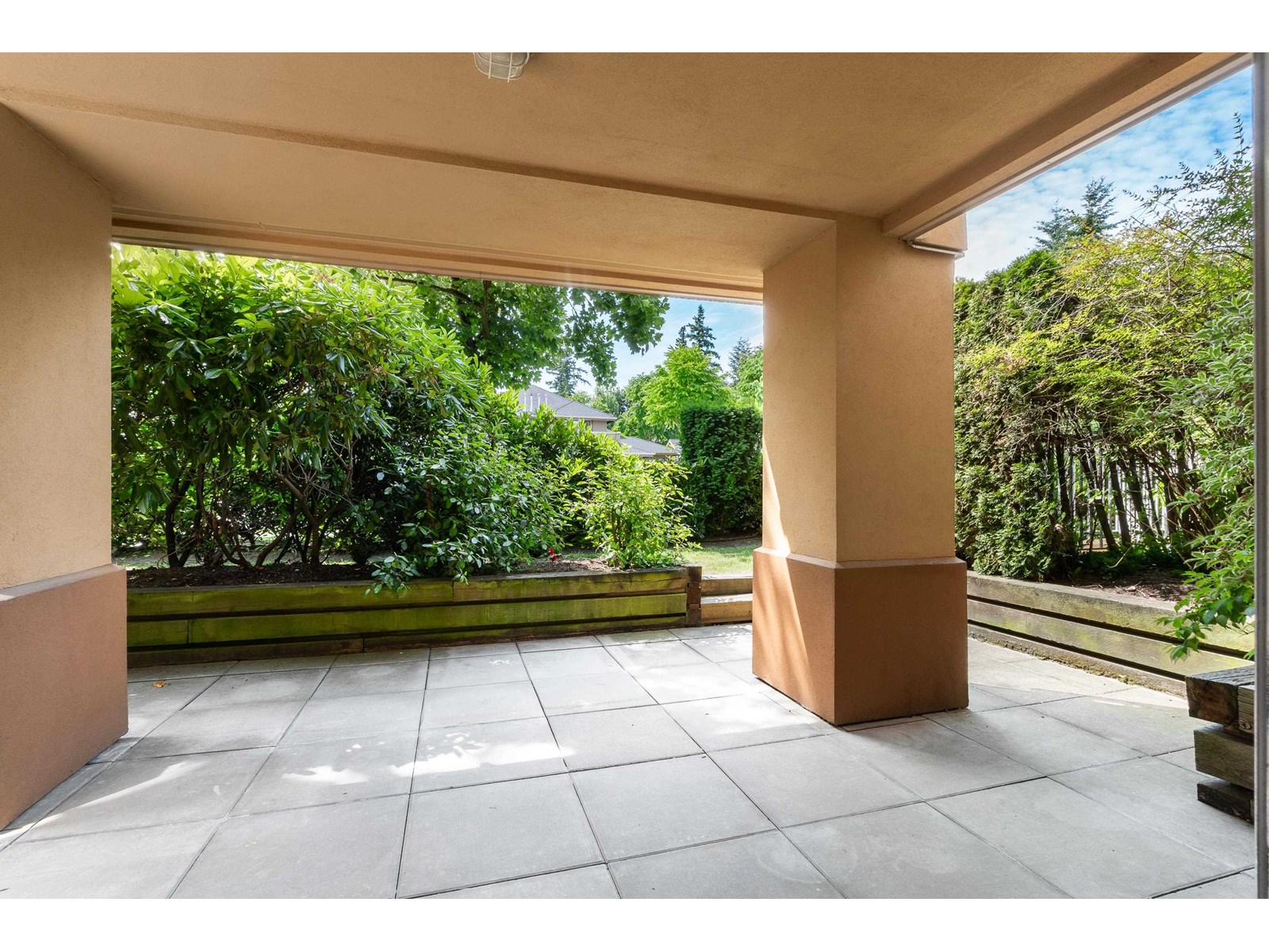 109 15155 22 Avenue, Surrey, British Columbia  V4A 9T4 - Photo 2 - R3018211