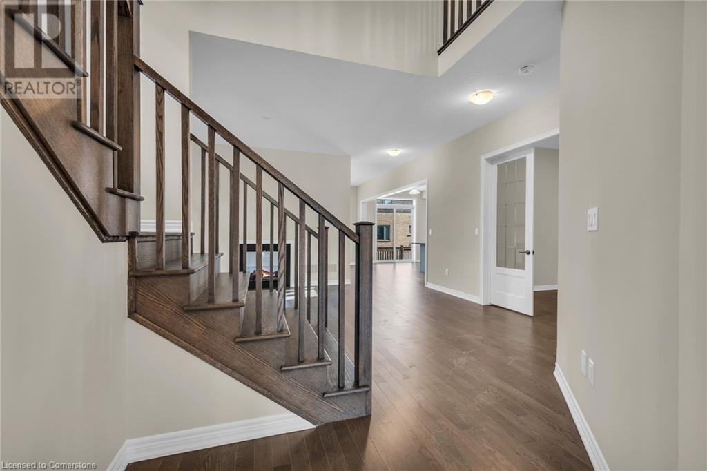 Property at 67 STARFIRE Crescent image 5