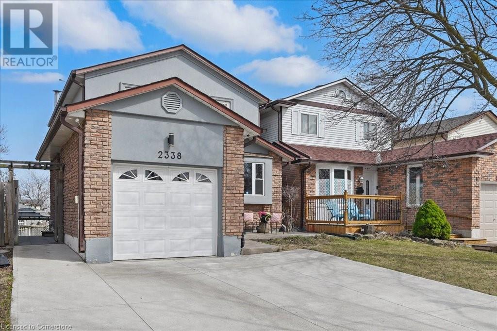 Property at 2338 MALCOLM Crescent image 2