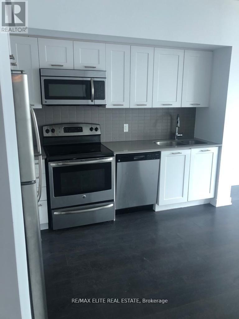 2305 - 2212 Lake Shore Boulevard W, Toronto, Ontario  M8V 0C2 - Photo 2 - W12237383