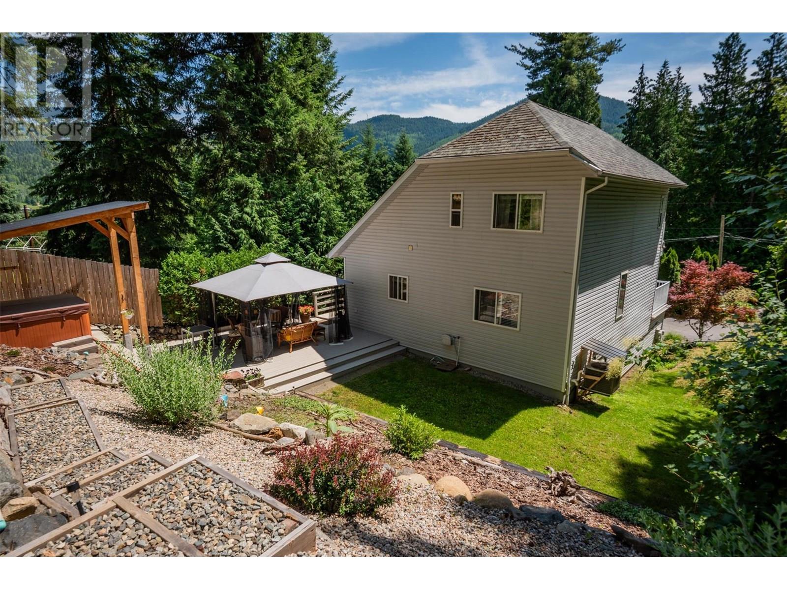 Property at 1105 Christie Road image 5