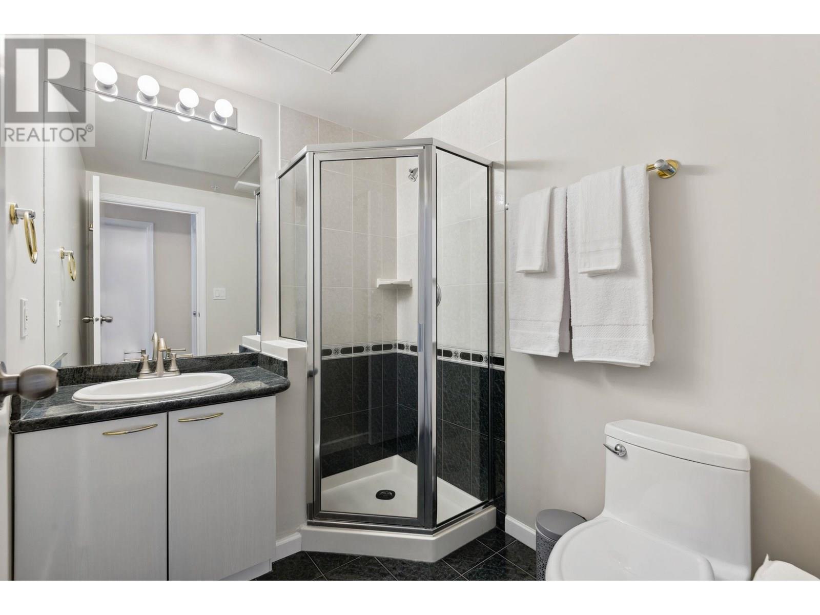 Listing Picture 29 of 31 : 2702 1166 MELVILLE STREET, Vancouver / 溫哥華 - 魯藝地產 Yvonne Lu Group - MLS Medallion Club Member