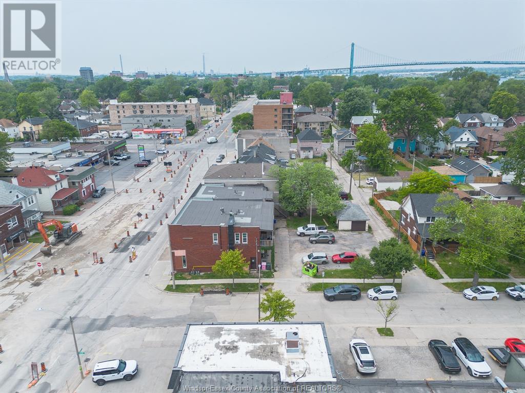 Property at 1602-1620 UNIVERSITY AVENUE West image 5