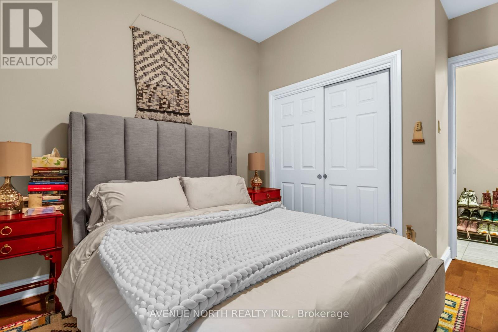 1 - 871 Somerset Street W, Ottawa, Ontario  K1R 6R6 - Photo 11 - X12237457