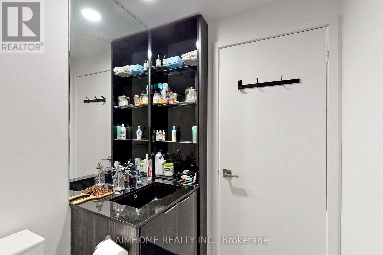 1415 - 70 Temprance Street, Toronto, Ontario  M5H 0B1 - Photo 14 - C12237451