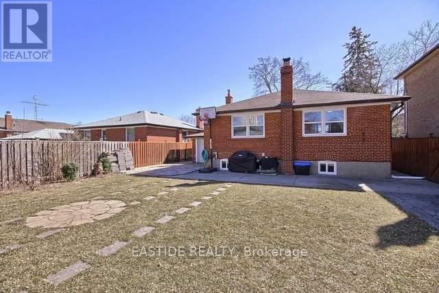 182 Moore Park Avenue, Toronto, Ontario  M2M 1N2 - Photo 15 - C12237462