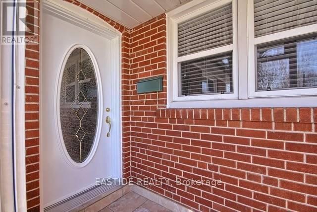 Property at 182 MOORE PARK AVENUE image 5