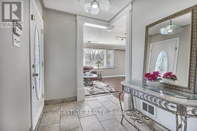 182 Moore Park Avenue, Toronto, Ontario  M2M 1N2 - Photo 4 - C12237462