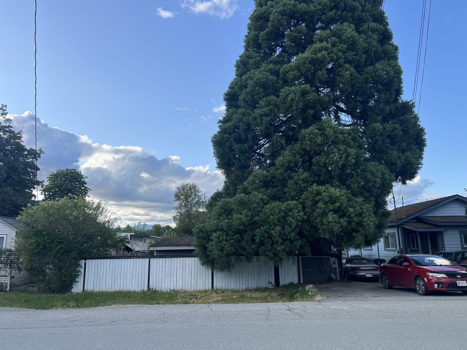 Property at 12473 114 AVENUE image 1