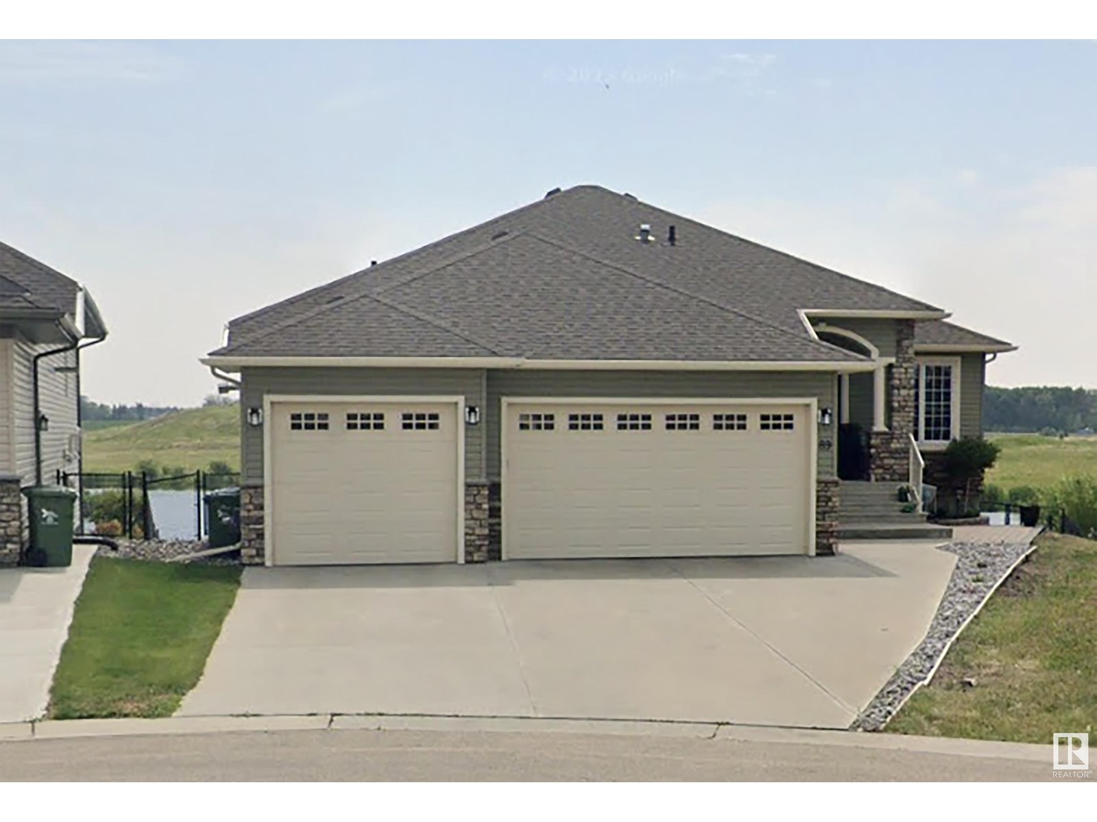 Property at 89 Lakeland CR SE image 1