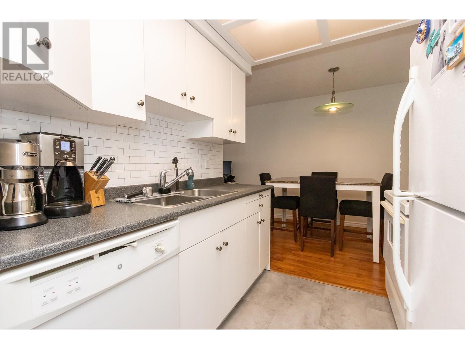 402 4941 Lougheed Highway, Burnaby, British Columbia  V5B 4S6 - Photo 5 - R2997782