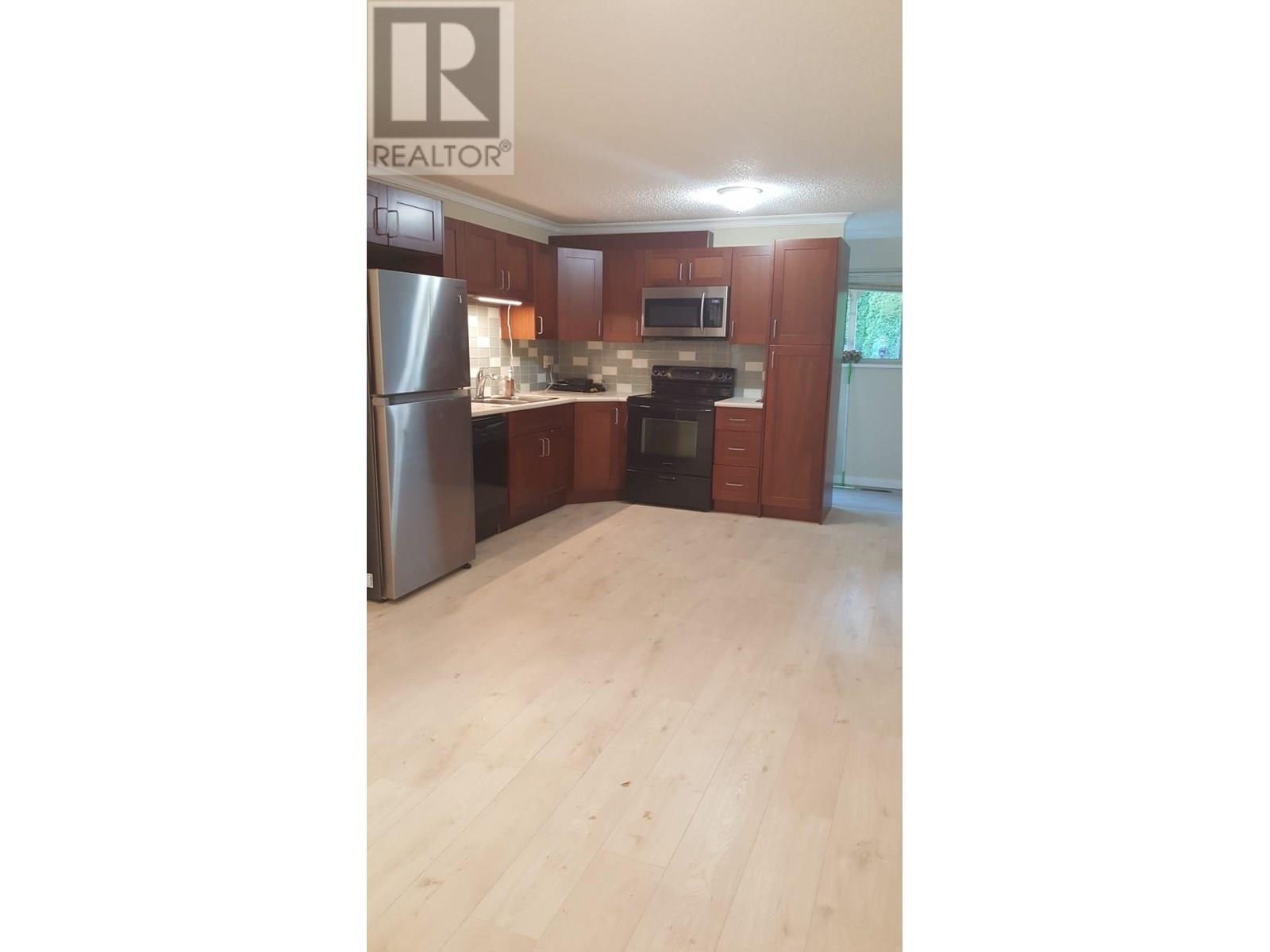 Property at 883 NAIRN COURT image 4