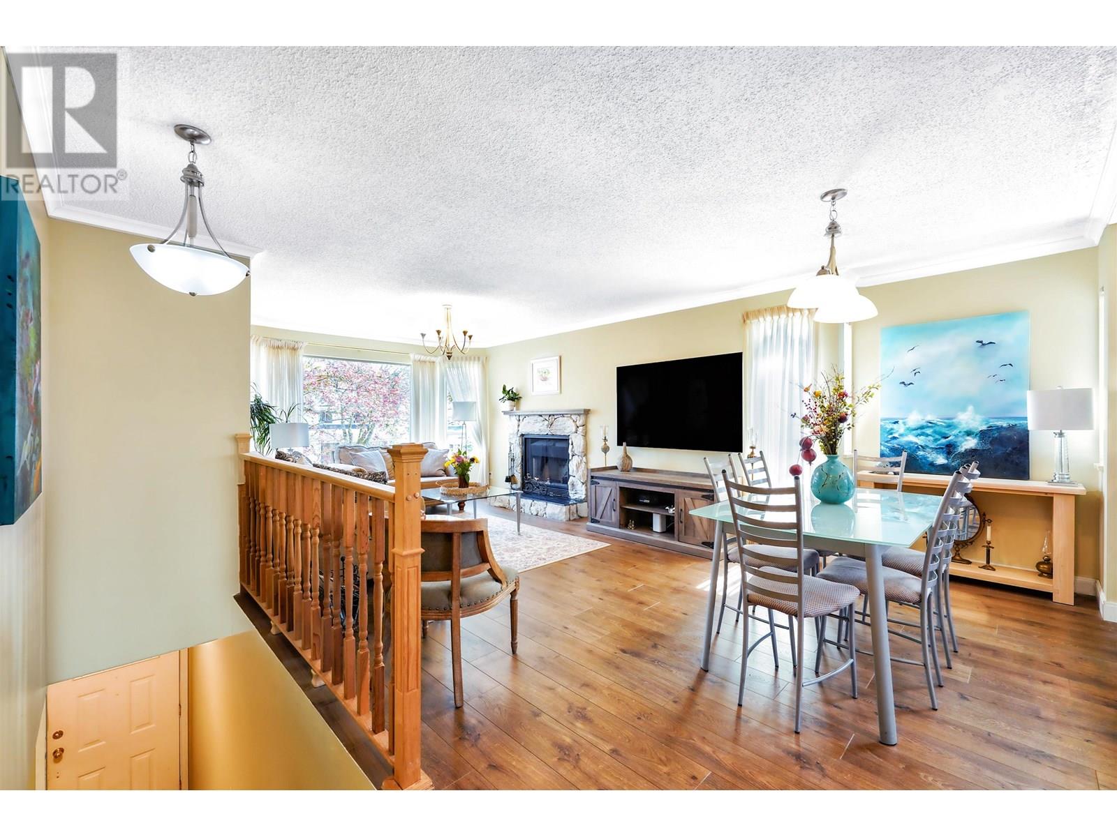 Property at 883 NAIRN COURT image 5
