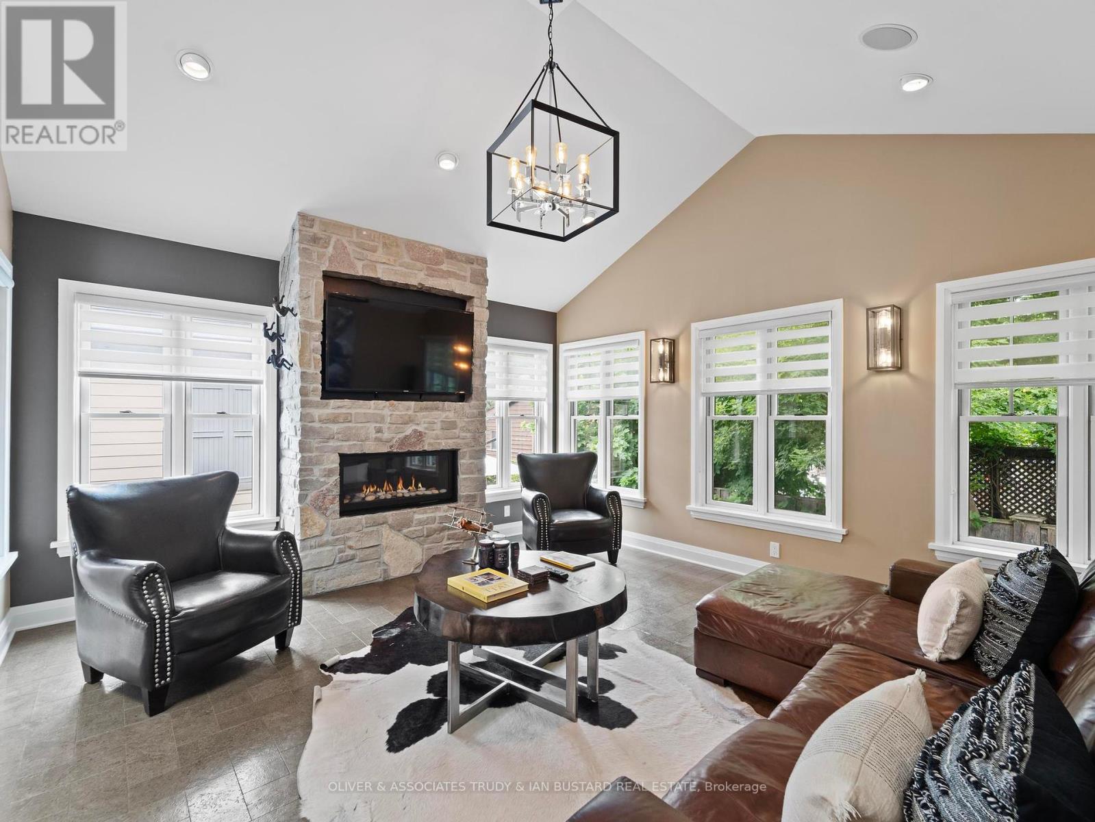 21 Wondergrove Court, Lambton Shores, Ontario  N0M 1T0 - Photo 18 - X12237504
