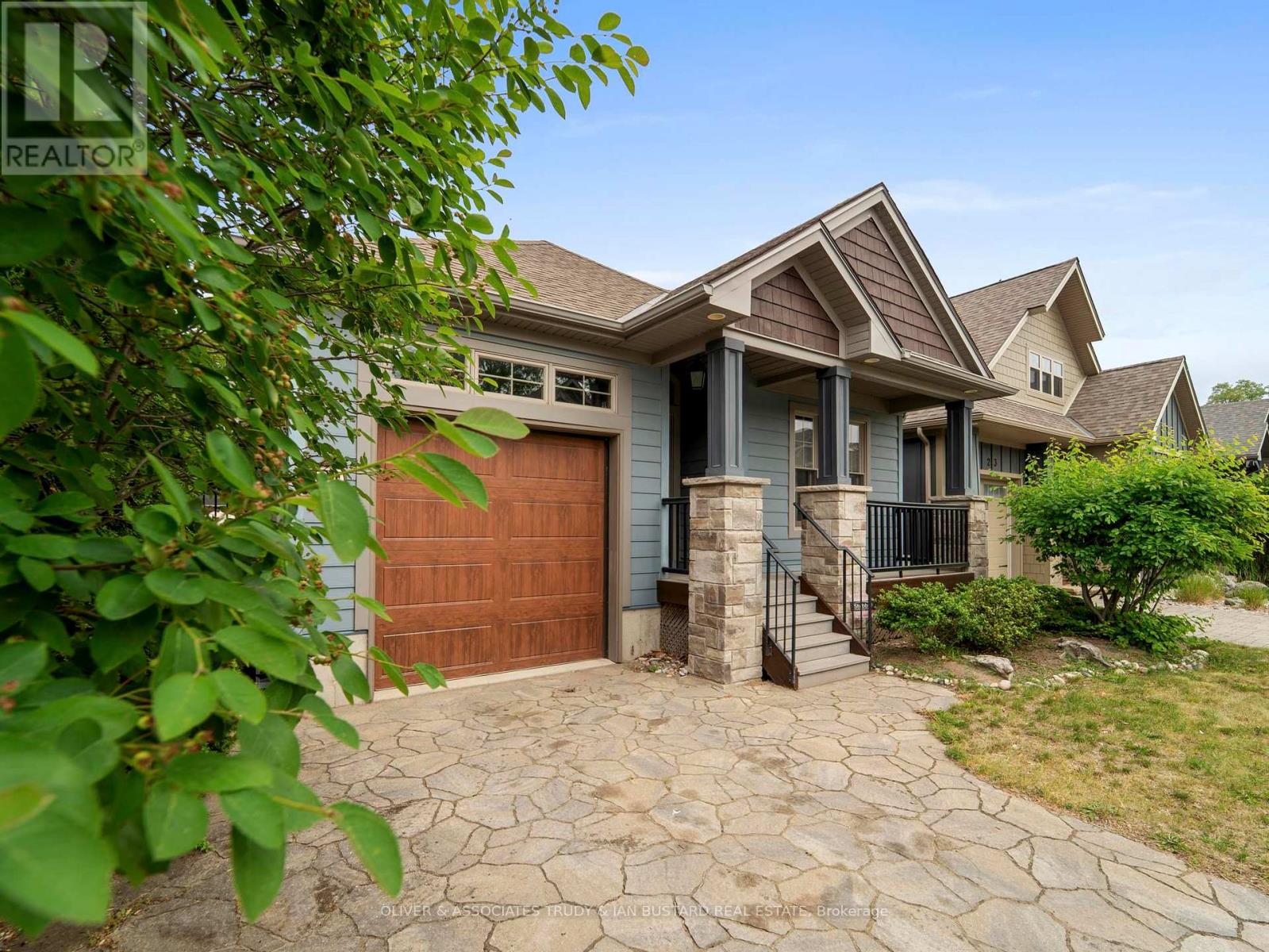 21 Wondergrove Court, Lambton Shores, Ontario  N0M 1T0 - Photo 2 - X12237504