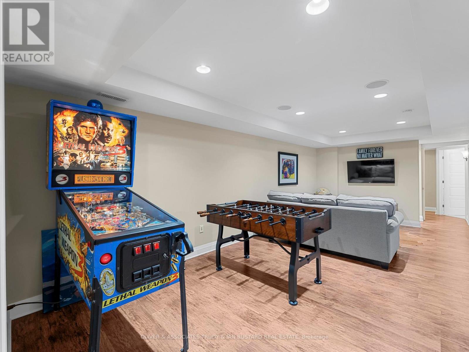 21 Wondergrove Court, Lambton Shores, Ontario  N0M 1T0 - Photo 34 - X12237504