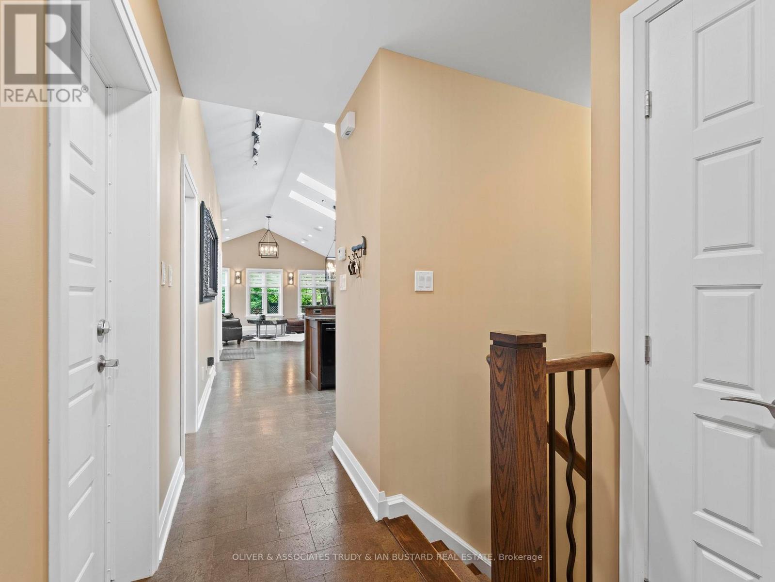 21 Wondergrove Court, Lambton Shores, Ontario  N0M 1T0 - Photo 6 - X12237504