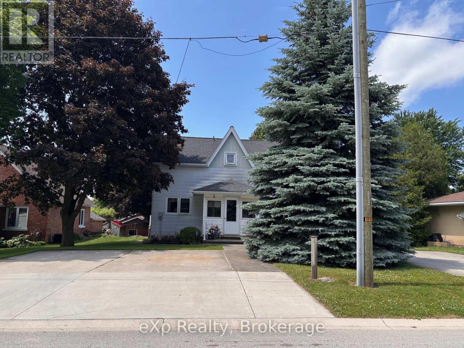 5 Ignatz Street, South Bruce, Ontario  N0G 2J0 - Photo 3 - X12237501