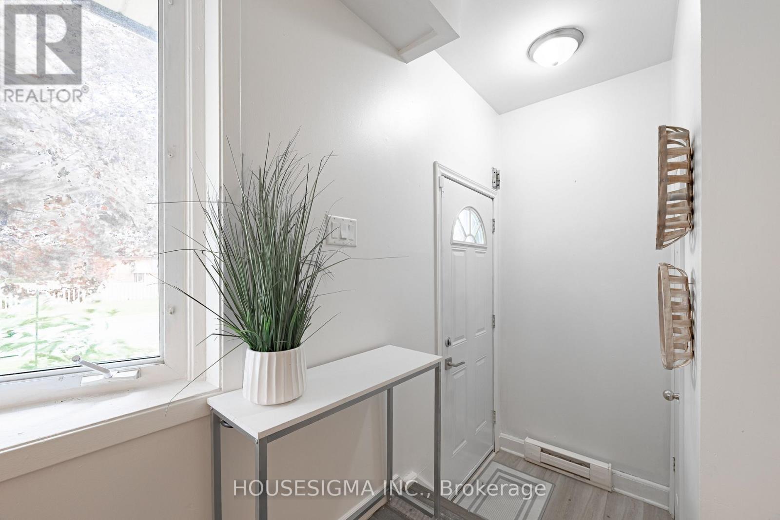Property at 66 WAVERLY STREET S image 5