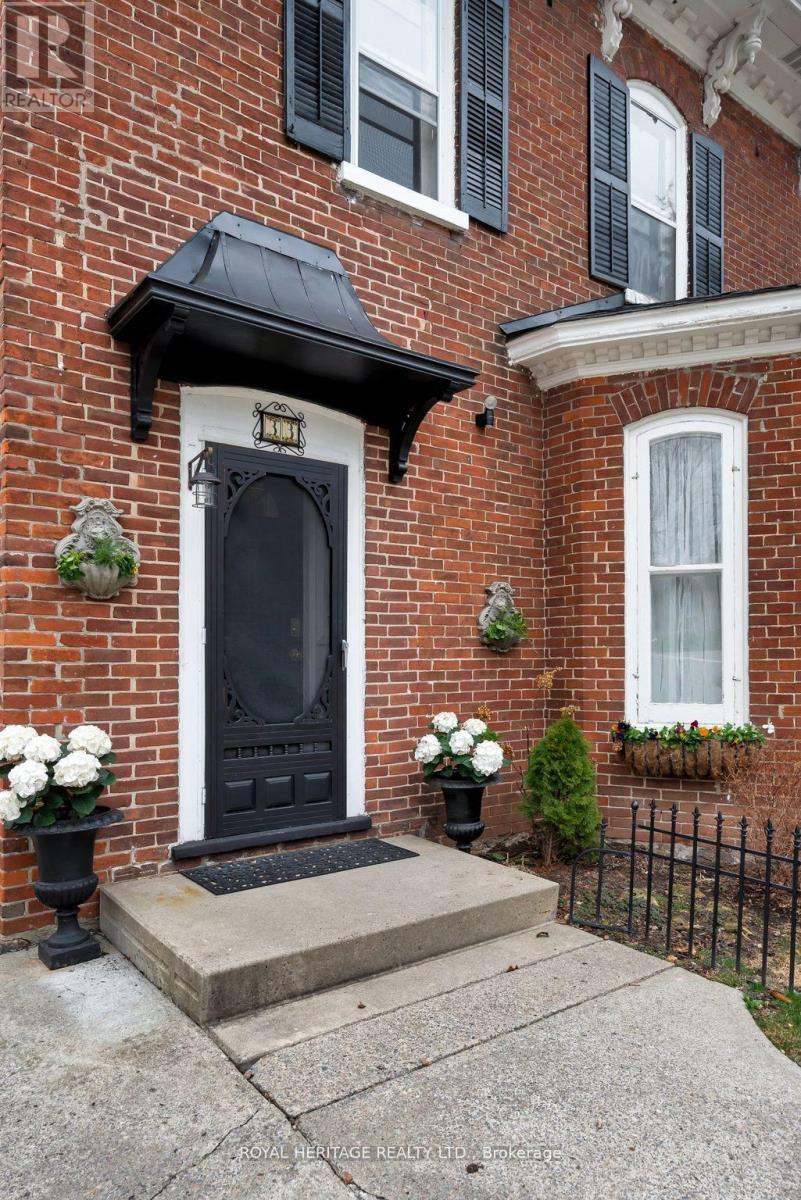 Property at 33 KINGSLEY AVENUE image 2