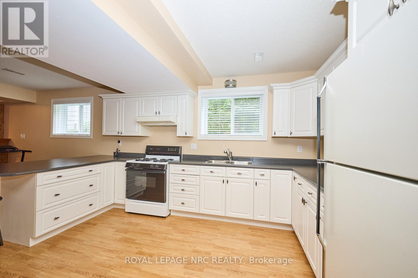 4100 Kalar Road, Niagara Falls, Ontario  L2H 1S6 - Photo 35 - X12231269