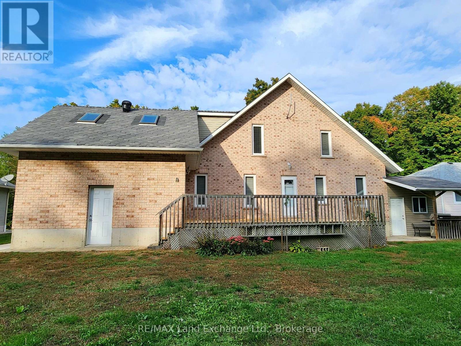 207 Birch Crescent, Huron-Kinloss, Ontario  N0G 2R0 - Photo 3 - X12237570