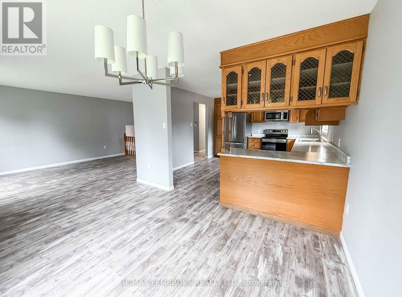 535 Fraser Street, Pembroke, Ontario  K8A 1Z2 - Photo 14 - X12237629