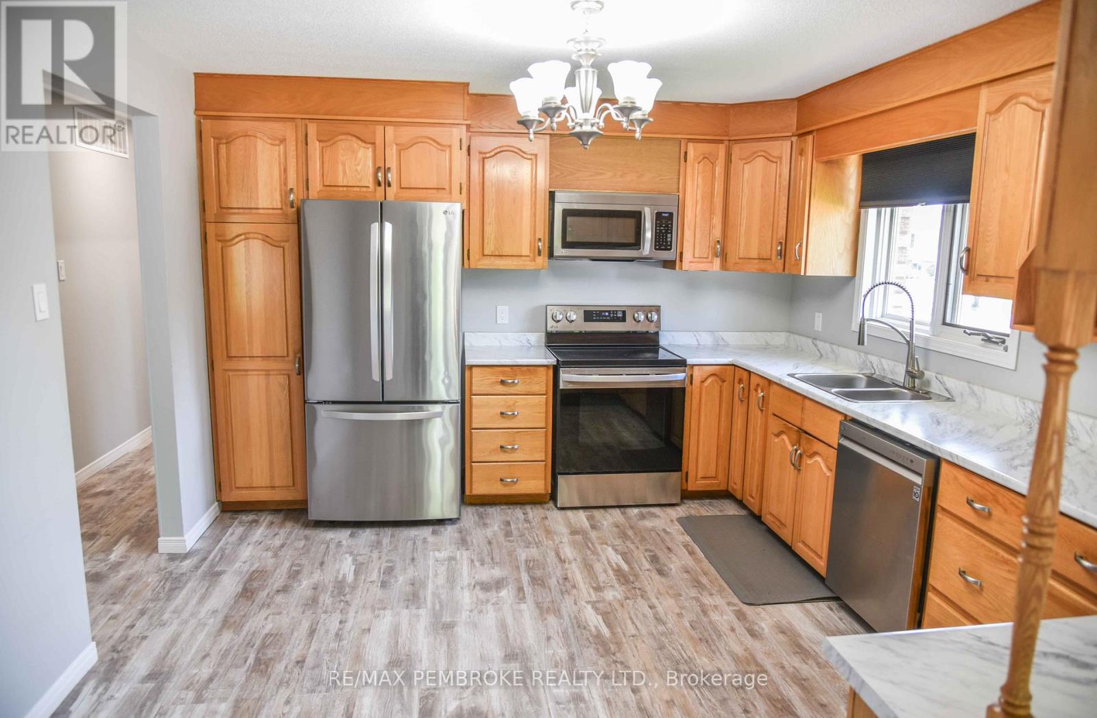 535 Fraser Street, Pembroke, Ontario  K8A 1Z2 - Photo 21 - X12237629