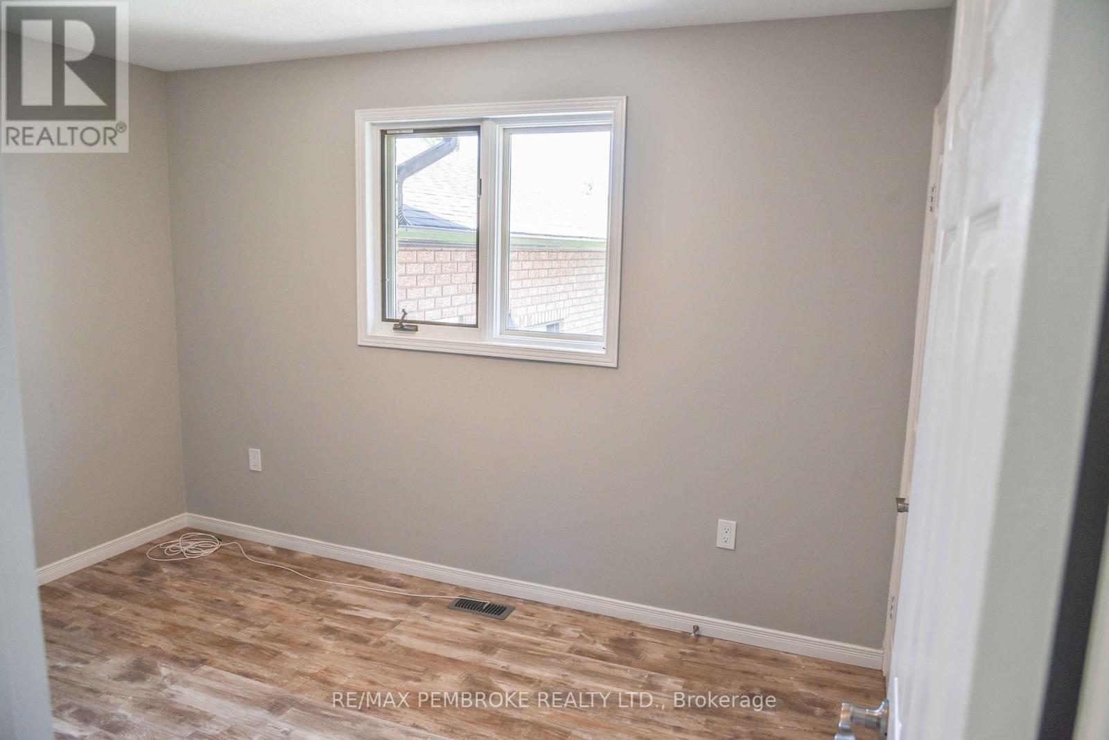 535 Fraser Street, Pembroke, Ontario  K8A 1Z2 - Photo 25 - X12237629
