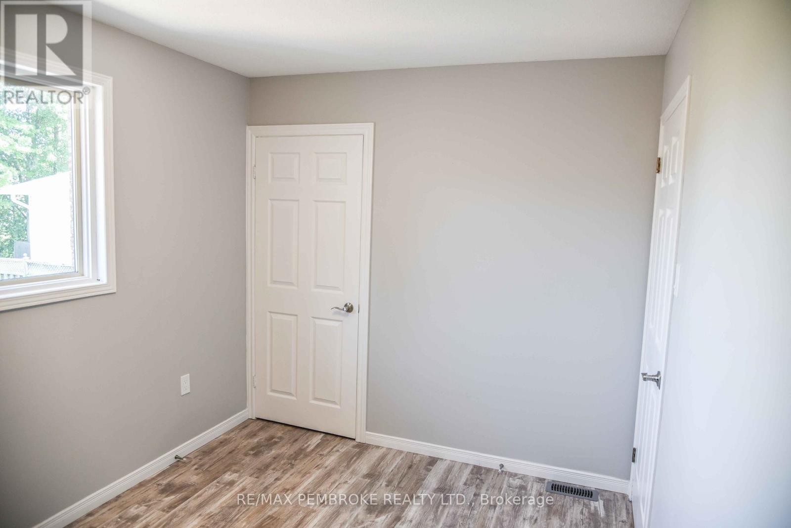 535 Fraser Street, Pembroke, Ontario  K8A 1Z2 - Photo 26 - X12237629