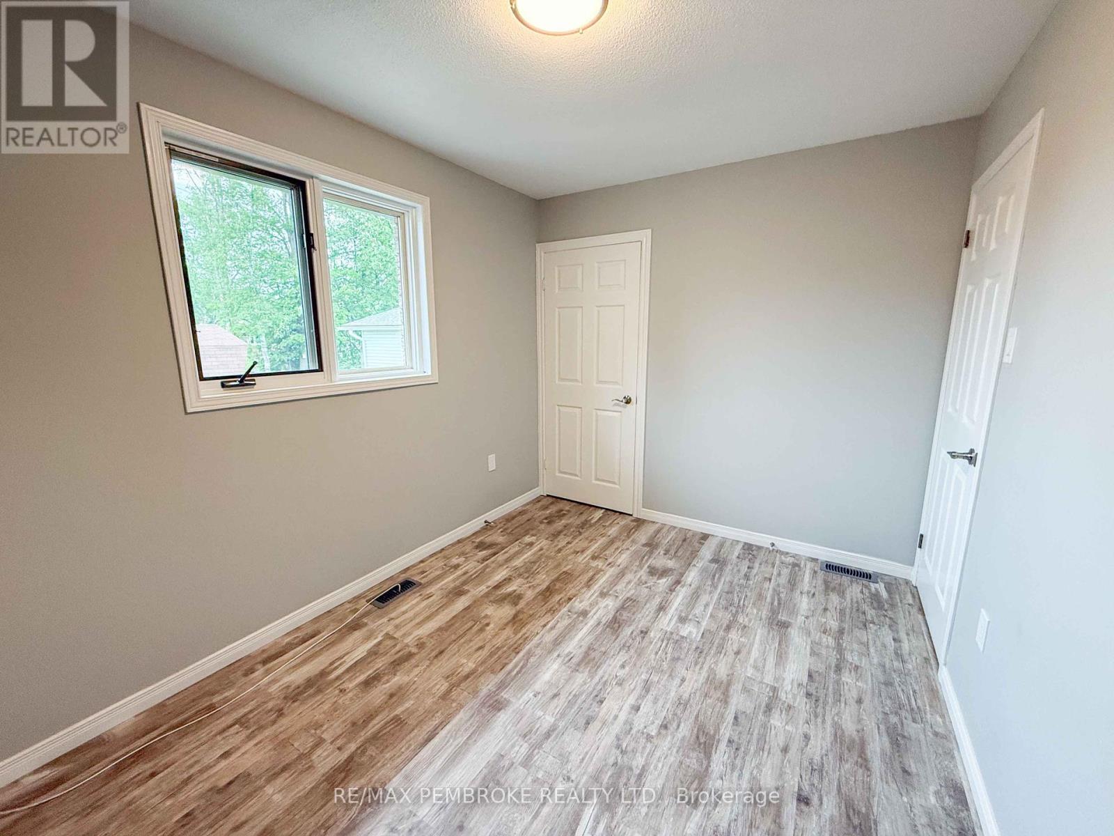 535 Fraser Street, Pembroke, Ontario  K8A 1Z2 - Photo 31 - X12237629