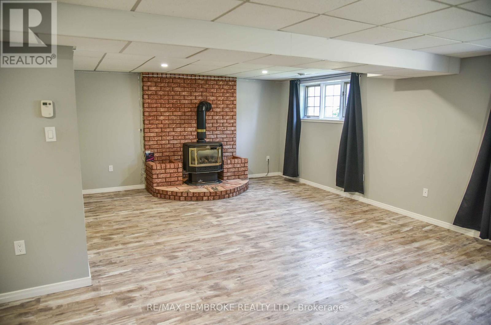 535 Fraser Street, Pembroke, Ontario  K8A 1Z2 - Photo 33 - X12237629