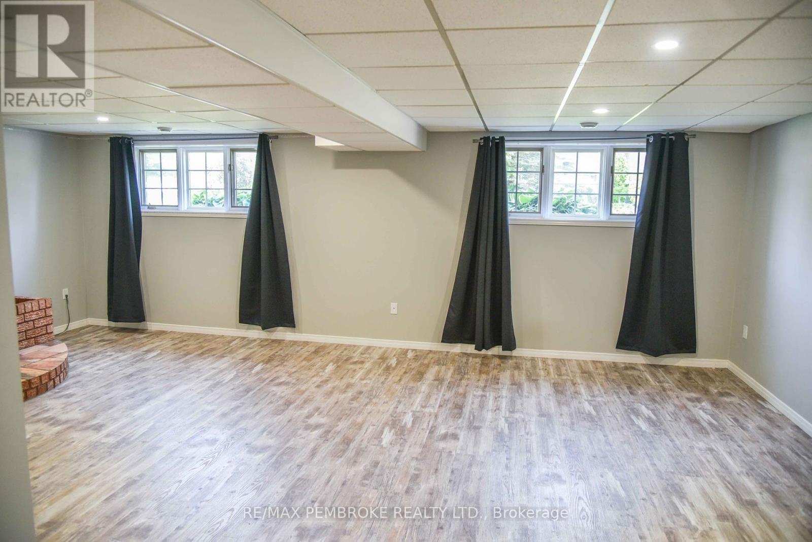 535 Fraser Street, Pembroke, Ontario  K8A 1Z2 - Photo 34 - X12237629