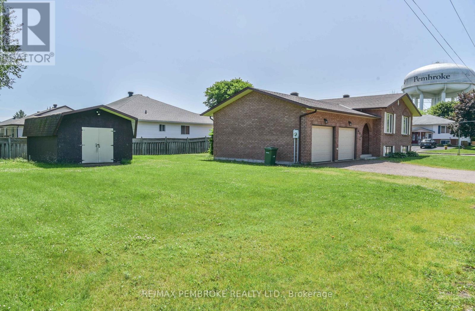535 Fraser Street, Pembroke, Ontario  K8A 1Z2 - Photo 4 - X12237629