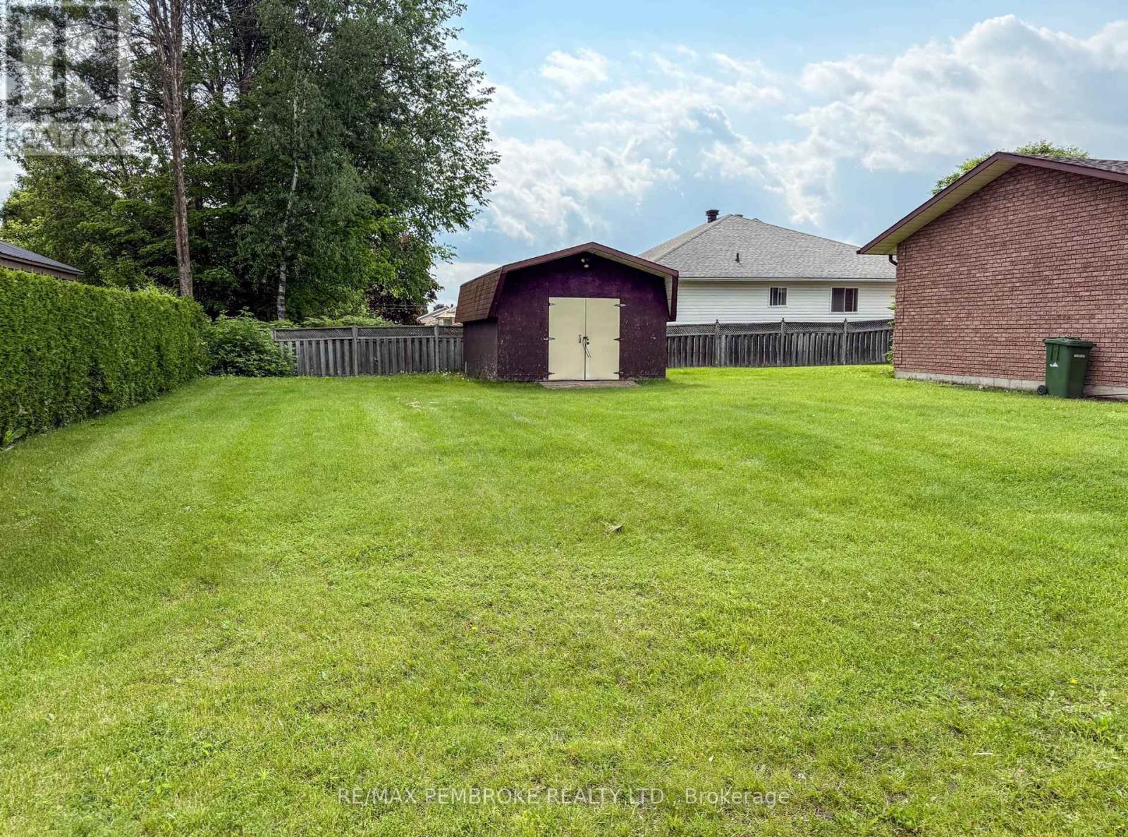 535 Fraser Street, Pembroke, Ontario  K8A 1Z2 - Photo 42 - X12237629