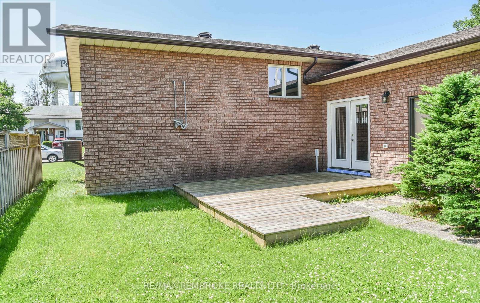 535 Fraser Street, Pembroke, Ontario  K8A 1Z2 - Photo 49 - X12237629