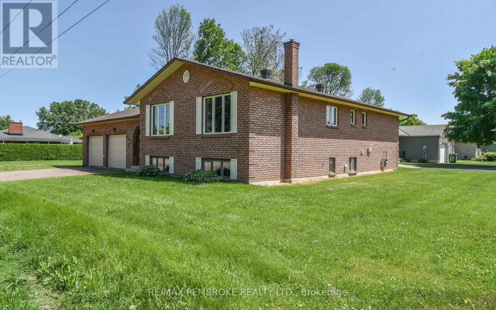 535 Fraser Street, Pembroke, Ontario  K8A 1Z2 - Photo 5 - X12237629