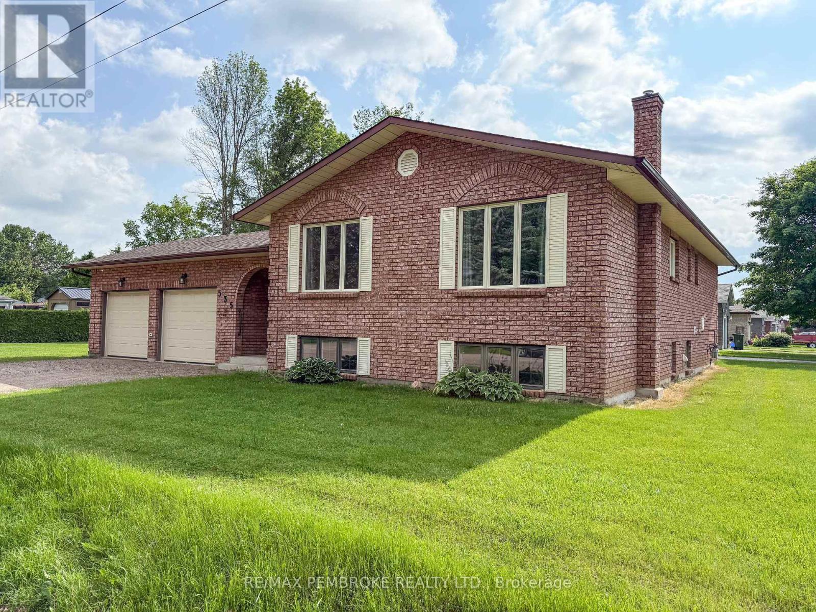 535 Fraser Street, Pembroke, Ontario  K8A 1Z2 - Photo 6 - X12237629