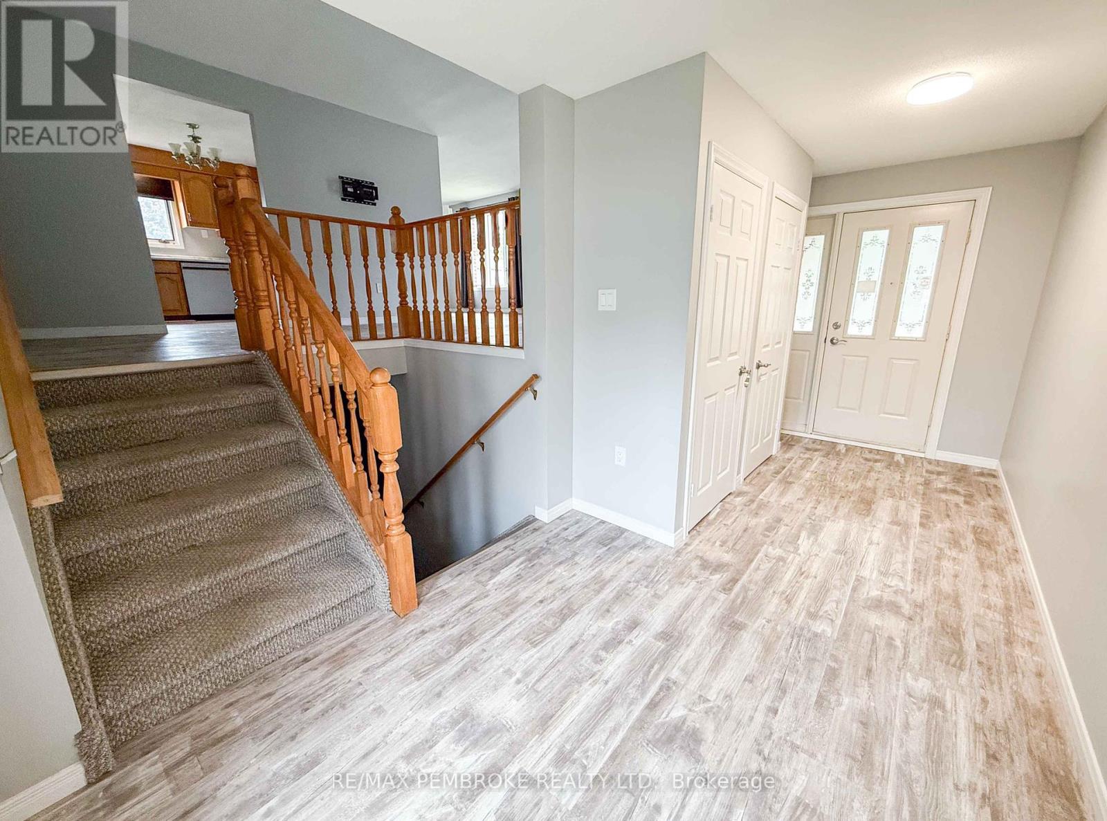 535 Fraser Street, Pembroke, Ontario  K8A 1Z2 - Photo 8 - X12237629
