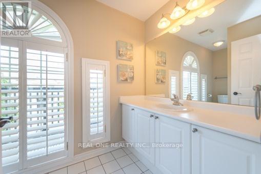 63 The Fairways, Markham, Ontario  L6C 2A4 - Photo 14 - N12237604