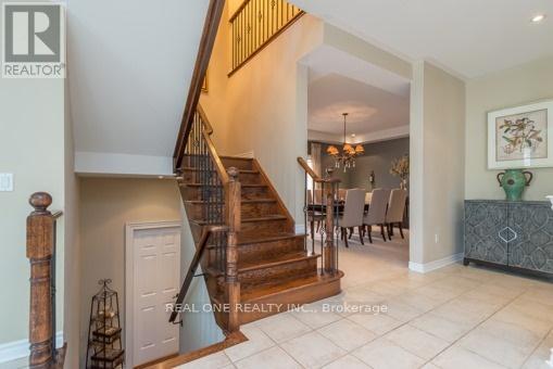 63 The Fairways, Markham, Ontario  L6C 2A4 - Photo 9 - N12237604