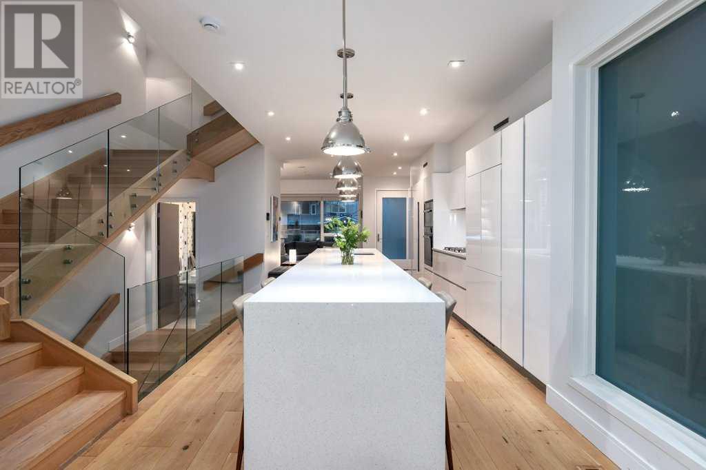Property at 1719 13 Street SW image 3