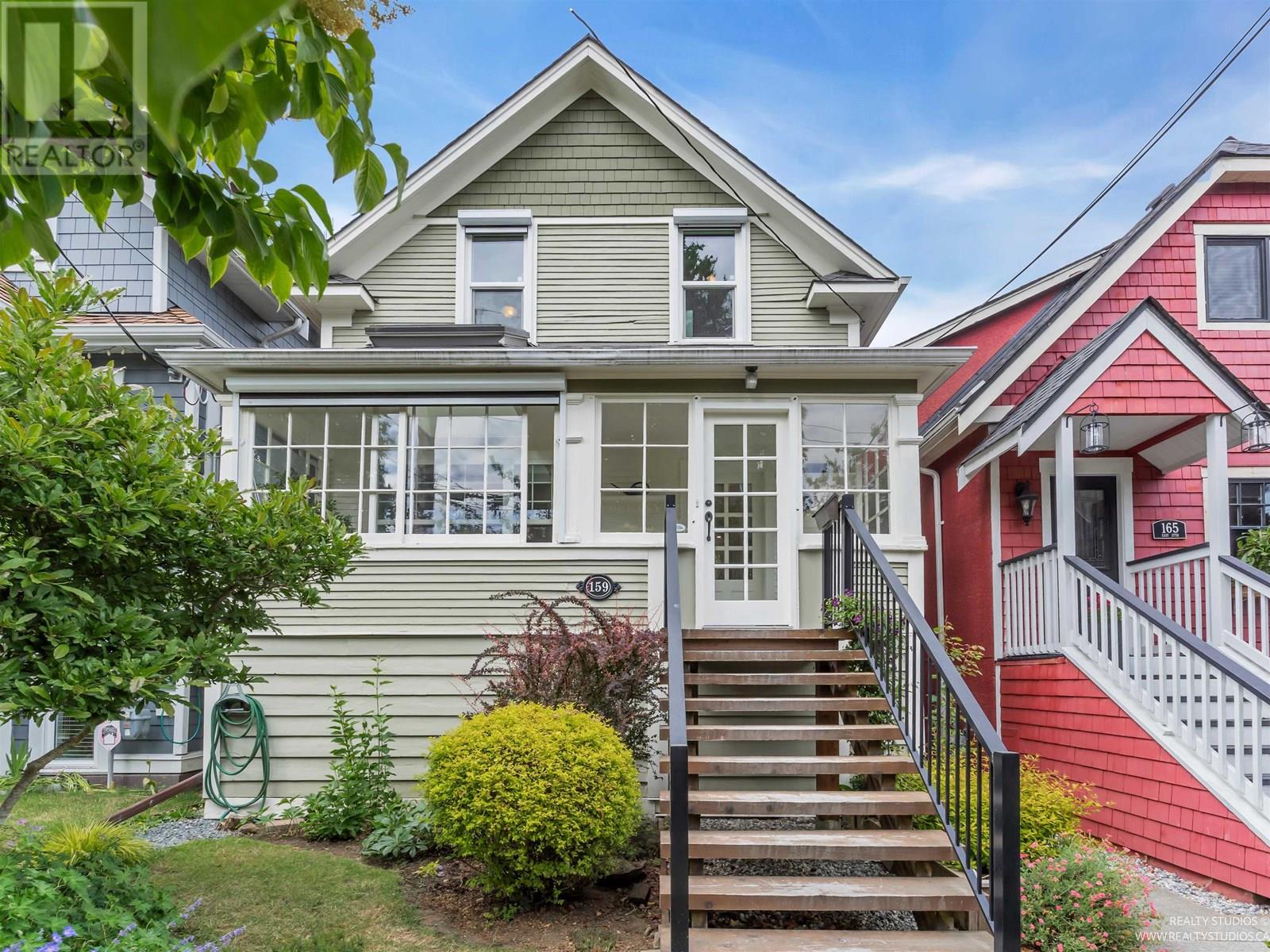 159 E 27TH AVENUE, vancouver, British Columbia V5V2K5