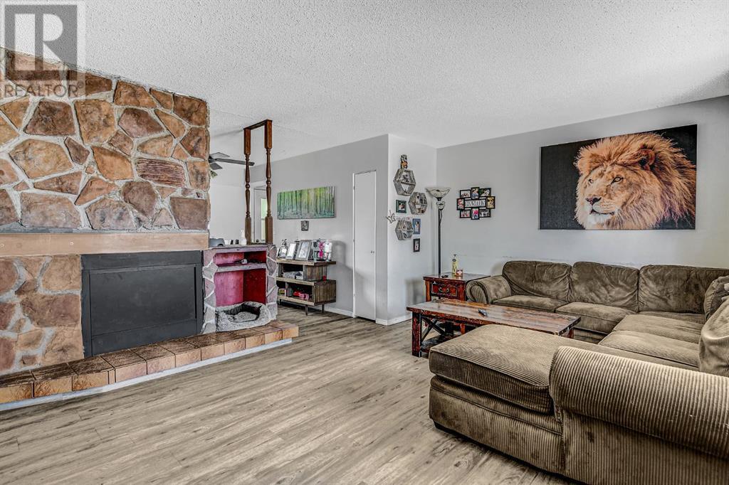 Property at 9825 91 Avenue image 4