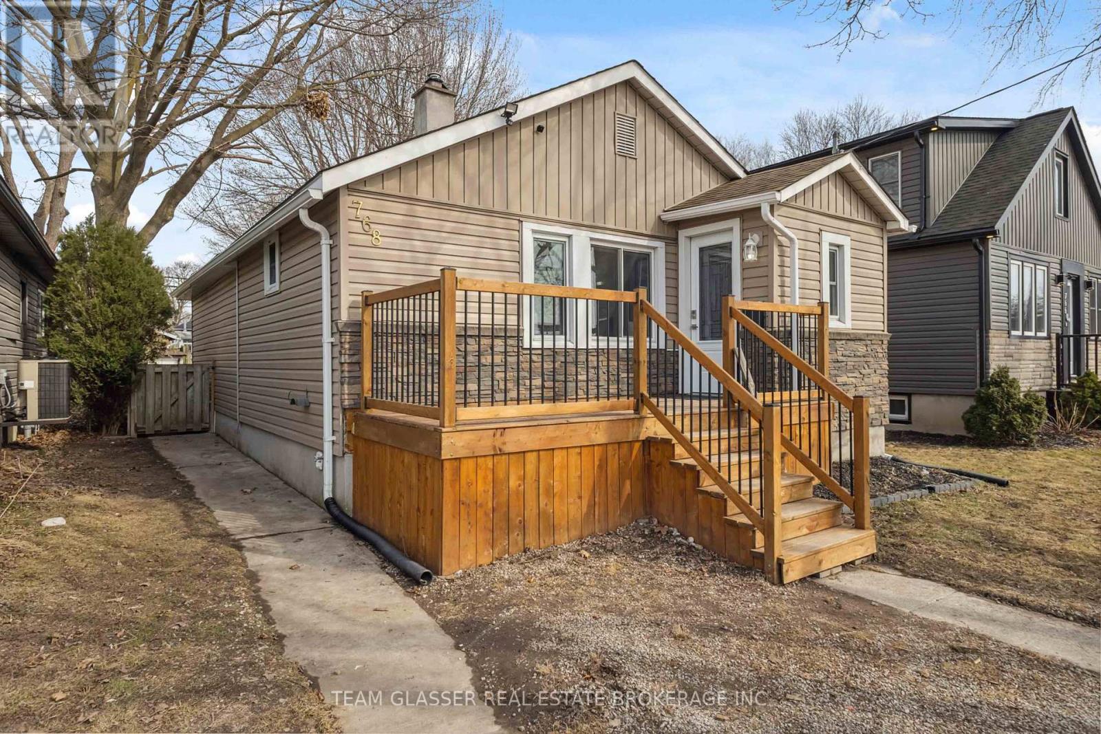 768 Glasgow Street, London East, Ontario  N5Y 1V9 - Photo 1 - X12237703