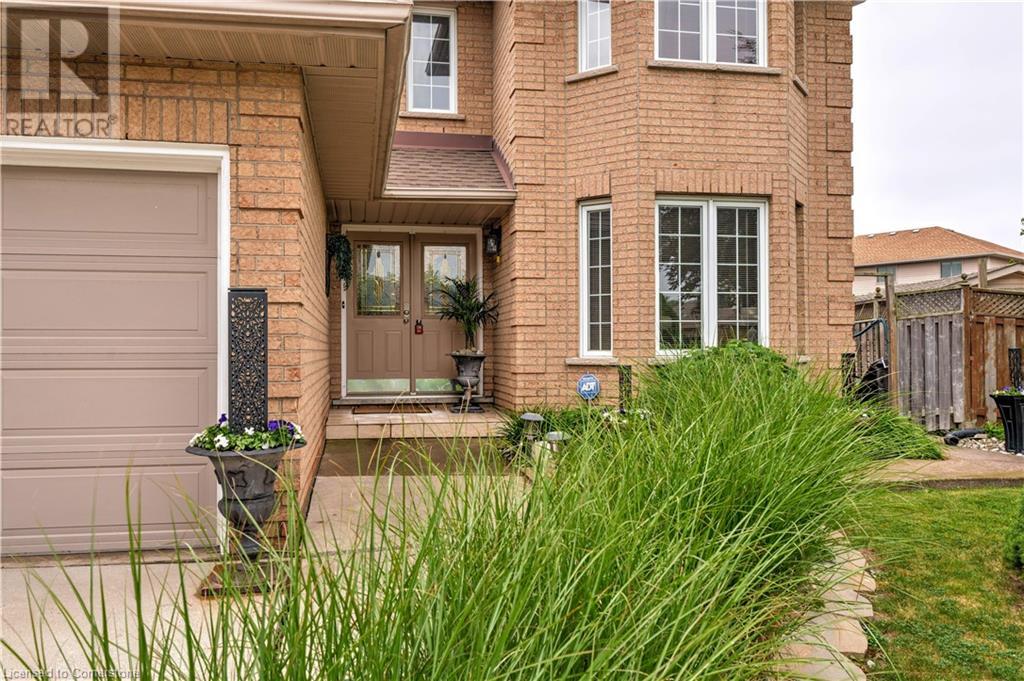 Property at 9 SUGARBERRY Court image 3