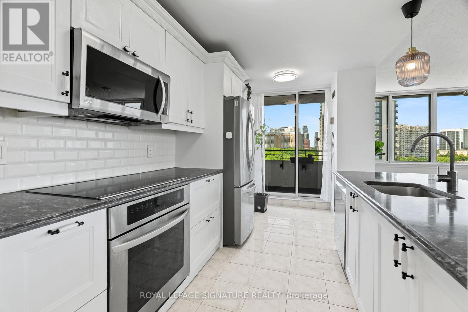 1016 - 1320 Mississauga Valley Boulevard, Mississauga, Ontario  L5A 3R6 - Photo 7 - W12237603